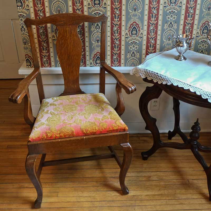 Photo of 1087 Armchair, purchased by Cass Gilbert
